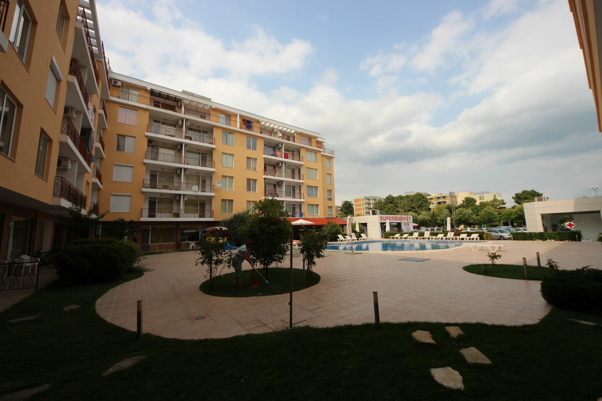 Sunny Day 1 - Menada Apartments ساني بيتش المظهر الخارجي الصورة
